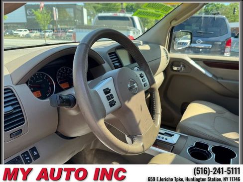 Used 2011 Nissan Pathfinder LE w/ Navigation Pkg image 25