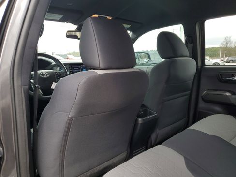 Used 2021 Toyota Tacoma TRD Sport image 11