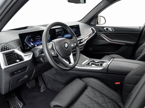 Used 2024 BMW X5 xDrive40i w/ Premium Package image 4