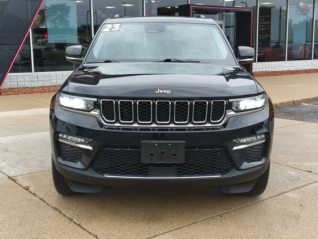 Used 2023 Jeep Grand Cherokee Limited AWD/4WD image 25