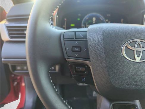 Certified 2025 Toyota Camry SE image 11