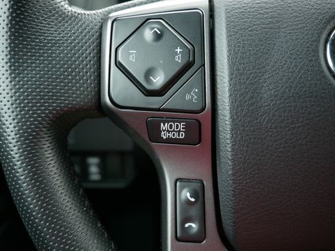 Used 2022 Toyota Tacoma TRD Off-Road image 31