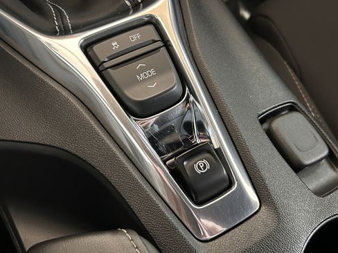 Used 2018 Chevrolet Camaro SS image 17