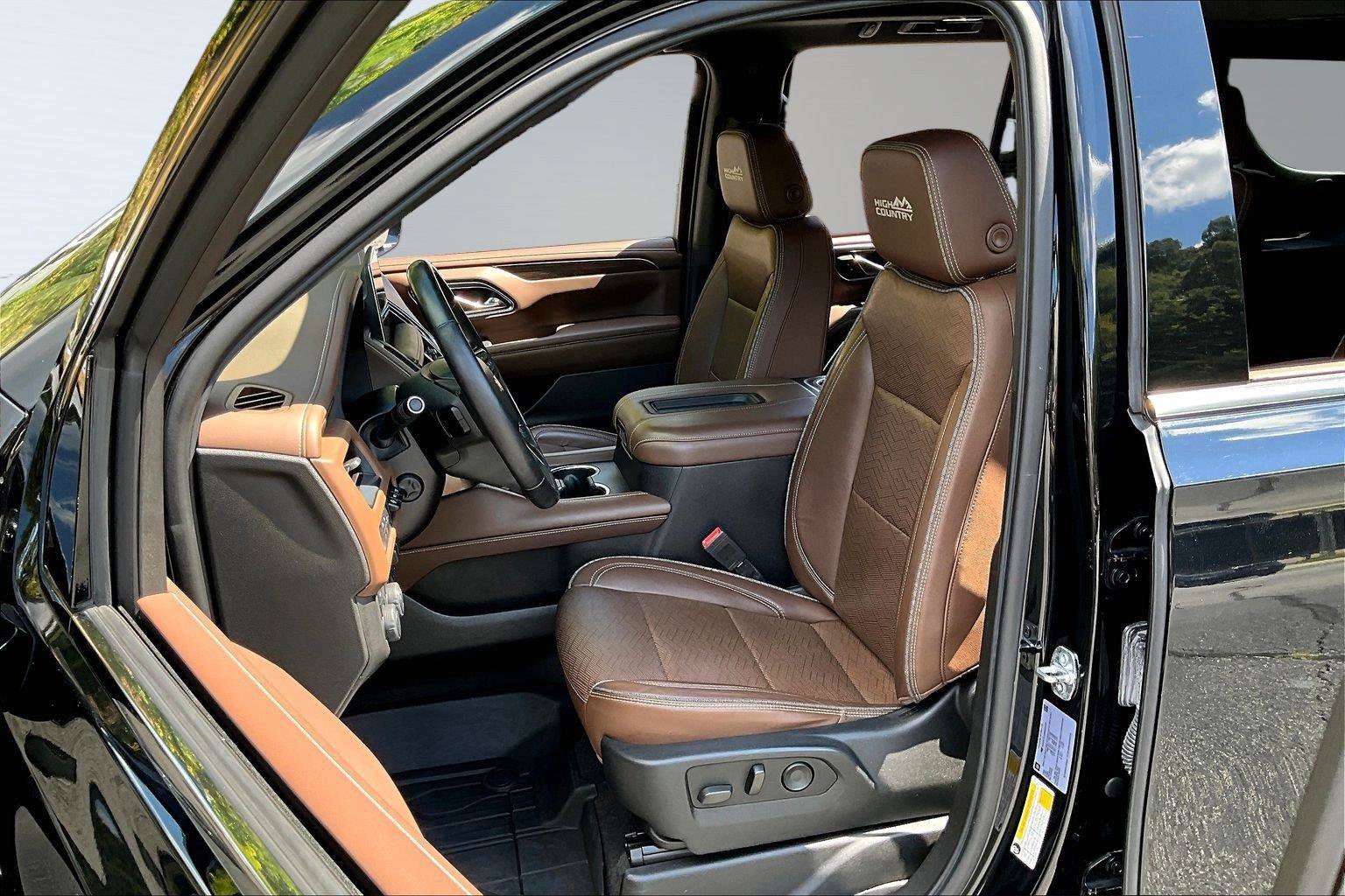 Used 2021 Chevrolet Tahoe High Country w/ Premium Package AWD/4WD image 25