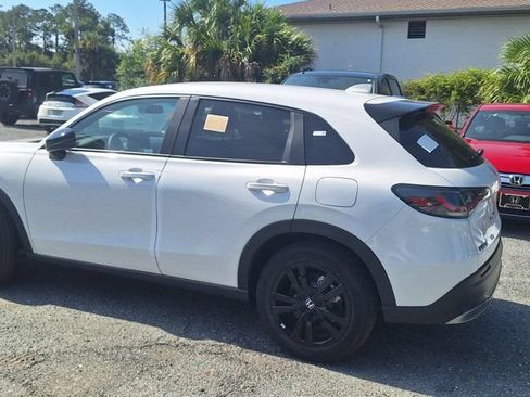 Used 2026 Honda HR-V Sport image 2