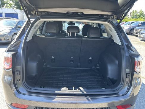 Used 2019 Jeep Compass Latitude w/ Popular Equipment Group AWD/4WD image 7