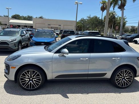 Used 2024 Porsche Macan AWD/4WD image 9