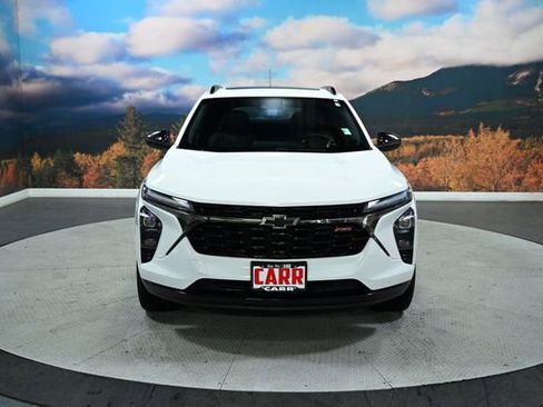 Used 2024 Chevrolet Trax RS w/ Sunroof Package image 3