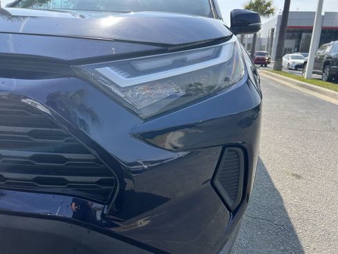 Used 2022 Toyota RAV4 XLE w/ Convenience Package image 6