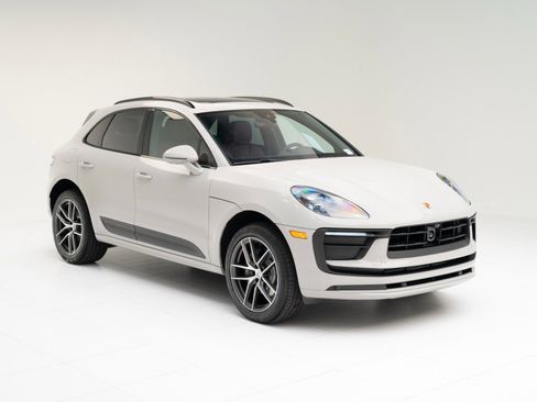 Certified 2026 Porsche Macan AWD/4WD image 7