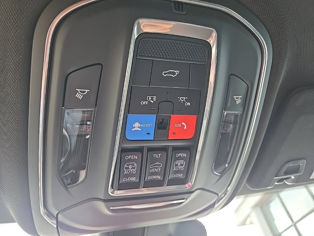 New 2026 Jeep Grand Cherokee Limited w/ Limited Altitude Package AWD/4WD image 24