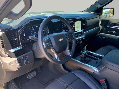 Used 2023 Chevrolet Silverado 1500 High Country w/ Z71 Off-Road Package AWD/4WD image 18