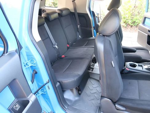 Used 2007 Toyota FJ Cruiser 4WD image 29