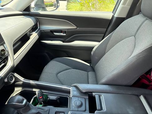 Used 2025 Toyota Grand Highlander FWD image 9