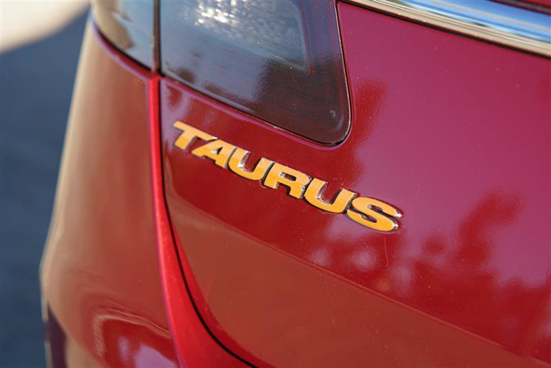 Used 2013 Ford Taurus SHO AWD/4WD image 38