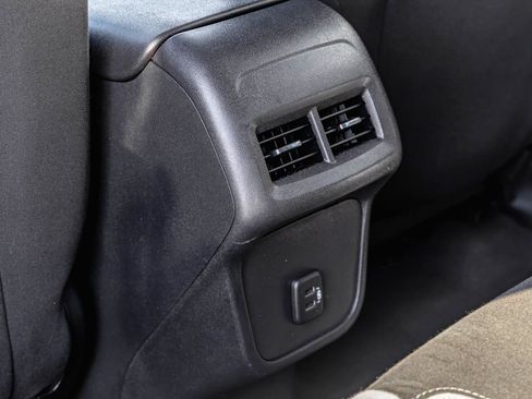 Used 2020 Chevrolet Equinox LS FWD image 20