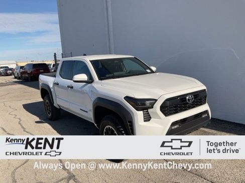 Used 2024 Toyota Tacoma TRD Off-Road image 1