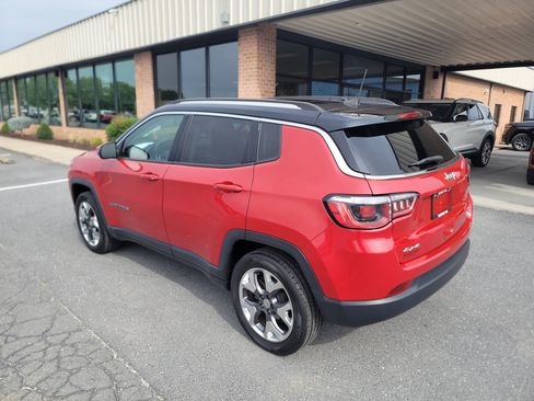 Used 2018 Jeep Compass Limited w/ Navigation Group AWD/4WD image 8