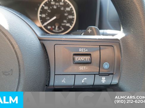 Used 2024 Nissan Rogue SV image 11