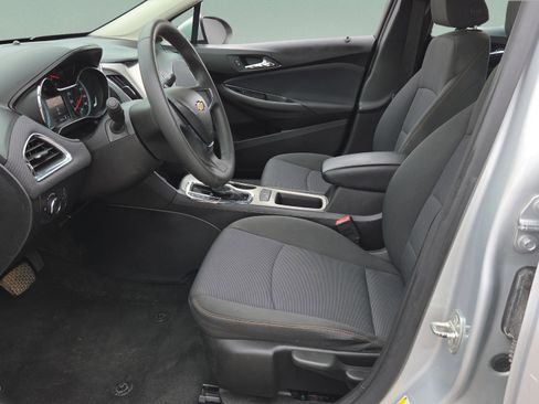 Used 2018 Chevrolet Cruze LS image 12