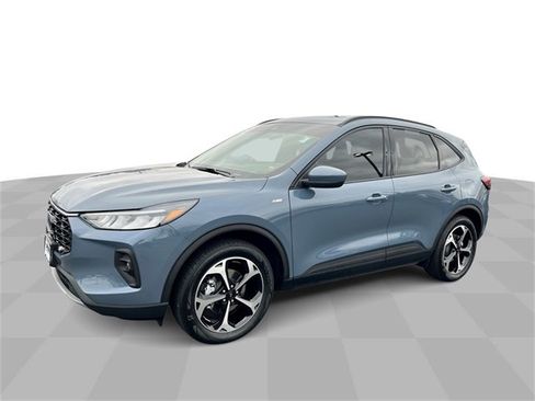 Used 2025 Ford Escape ST-Line Select w/ Class II Trailer Tow Package image 1