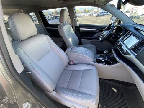 Certified 2019 Toyota Highlander XLE image 26