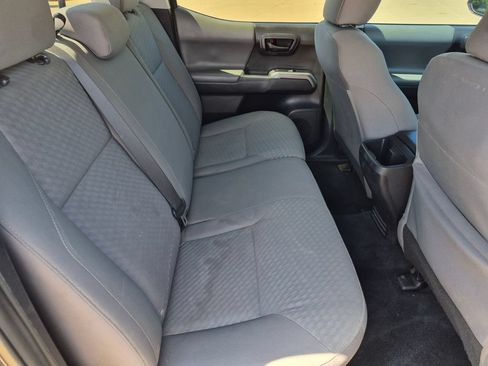 Used 2022 Toyota Tacoma SR5 RWD image 35