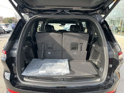 New 2026 Jeep Grand Cherokee L 4WD image 10