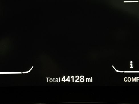 Used 2023 BMW M440i Coupe w/ M Carbon Exterior Package image 19