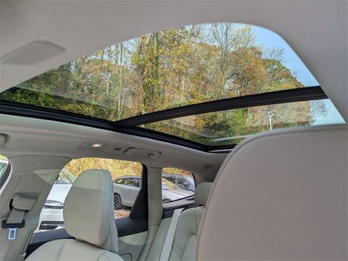 Certified 2023 Volvo XC60 B5 Plus image 10