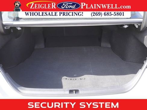 Used 2022 Toyota Camry SE image 10