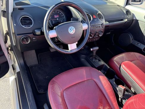 Used 2009 Volkswagen Beetle Blush image 11