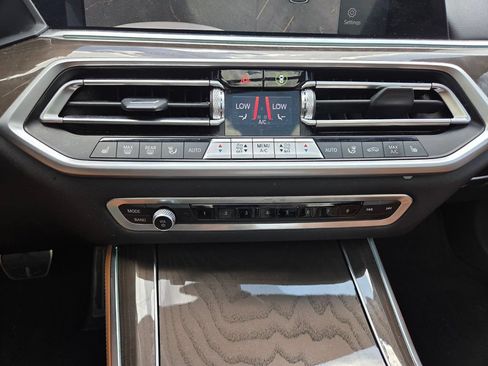 Used 2022 BMW X5 sDrive40i w/ M Sport Package RWD image 19