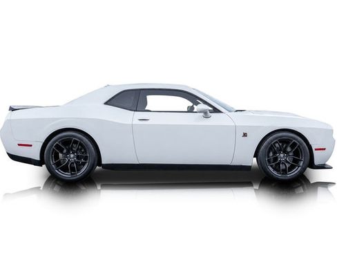 Used 2019 Dodge Challenger R/T Scat Pack RWD image 2