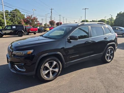 Used 2019 Jeep Cherokee Limited AWD/4WD image 7