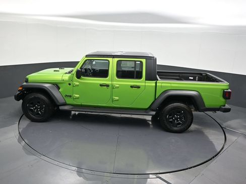 Used 2025 Jeep Gladiator Sport AWD/4WD image 16