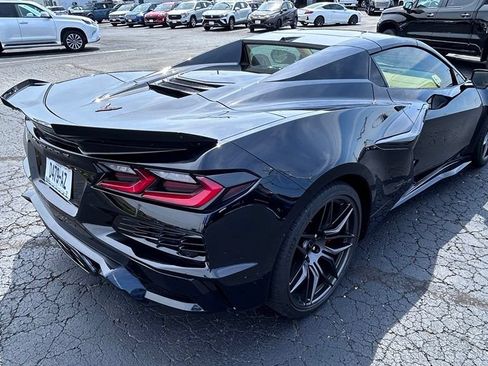 Used 2024 Chevrolet Corvette Z06 RWD image 5