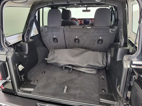 Used 2023 Jeep Wrangler Unlimited Rubicon image 7