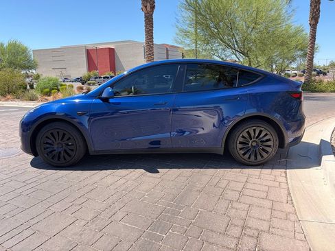 Used 2021 Tesla Model Y Long Range AWD/4WD image 13