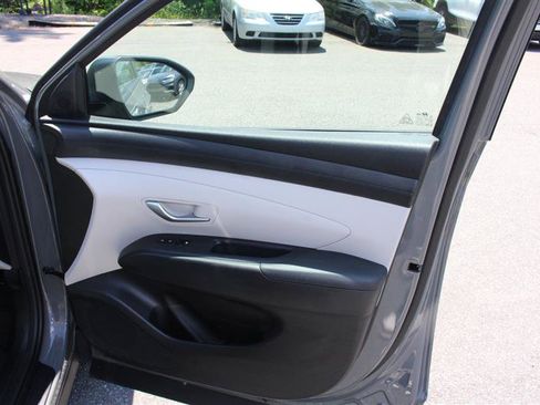 Used 2025 Hyundai Tucson SEL FWD image 12