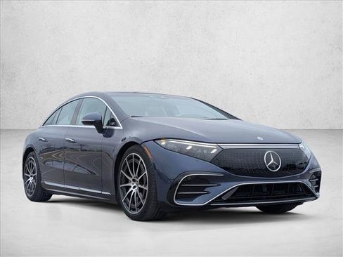 Used 2022 Mercedes-Benz EQS 580 4MATIC Sedan image 3