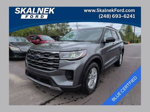 Certified 2025 Ford Explorer Active AWD/4WD image 1