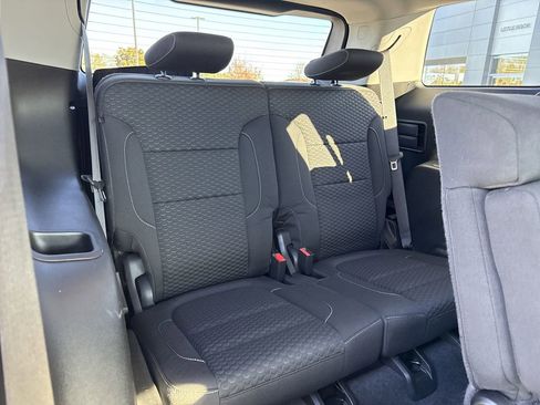 Used 2019 GMC Acadia SLE image 17