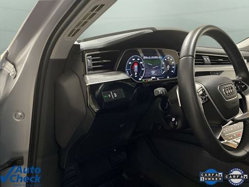 Used 2023 Audi e-tron Premium Plus w/ Premium Plus Package image 31