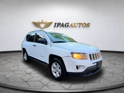 Used 2015 Jeep Compass Sport FWD image 2