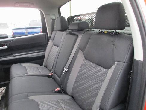 Used 2018 Toyota Tundra SR5 w/ TRD Off Road Package image 19