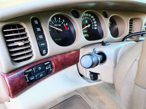 Used 2004 Buick Le Sabre Limited image 9