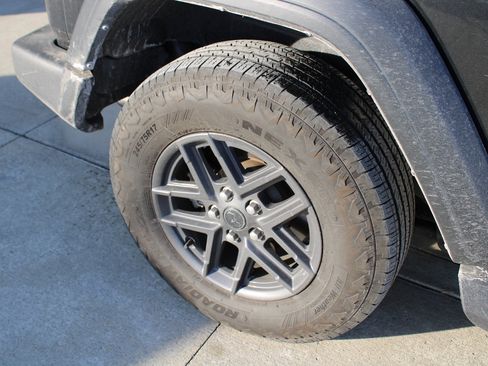 Certified 2024 Jeep Wrangler Sport S image 12