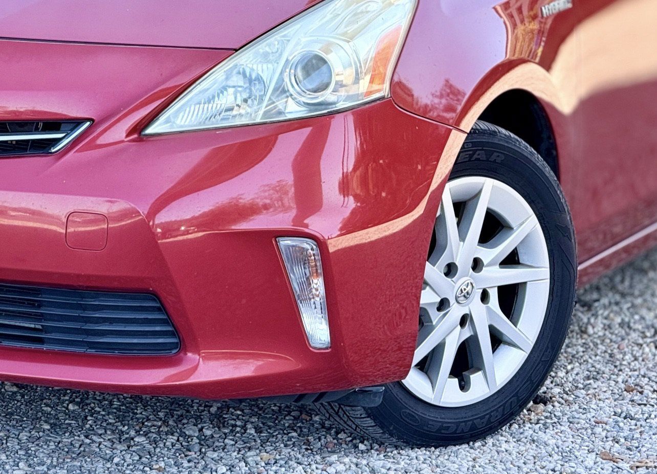 Used 2013 Toyota Prius V Three FWD image 10