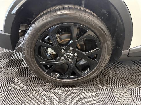 Used 2018 Toyota C-HR XLE image 12